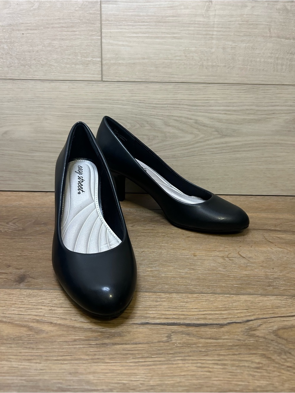 Easy Street Women Passion Dress Pump Black size 8.5